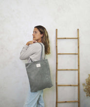 Laden Sie das Bild in den Galerie-Viewer, DE LA MUR LINE - Umhängetasche aus Cord