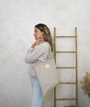 Laden Sie das Bild in den Galerie-Viewer, DE LA MUR LINE - Umhängetasche aus Cord