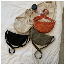 Laden Sie das Bild in den Galerie-Viewer, LARA HEGEDAL - Bauchtasche