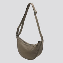 Laden Sie das Bild in den Galerie-Viewer, LARA HEGEDAL - Bauchtasche