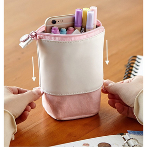 LARA HEGEDAL - Pop-up-Federtasche aus Cord