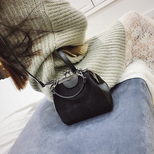 LARA HEGEDAL - Handtasche aus Cord