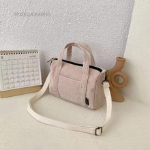Laden Sie das Bild in den Galerie-Viewer, LARA HEGEDAL - Handtasche aus Cord